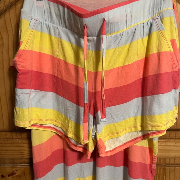 Wild fox 2 piece Shorts and Shortsleeve shirt Pajamas Set - Picture 2 of 5